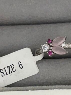 Charmed Aroma - Pink Gem Leaf Cocktail Ring